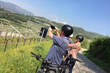 E-bike Tour and Amarone Wine Tasting in Marano di Valpolicella