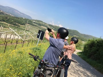 E-bike Tour and Amarone Wine Tasting in Marano di Valpolicella