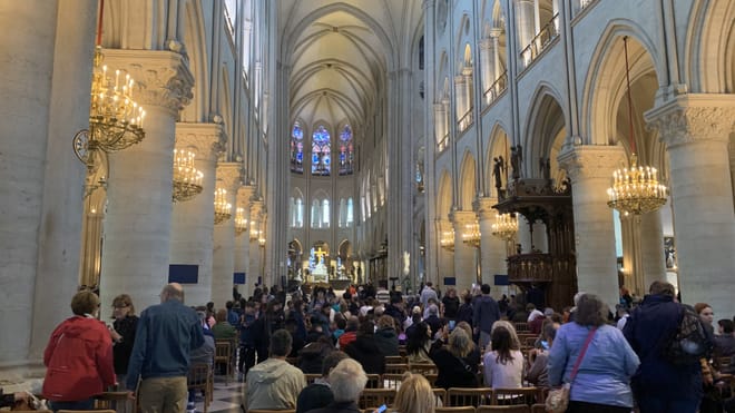 Paris: Notre-Dame Cathedral interior and Ile-de-la-Cité guided tour with River Cruise option