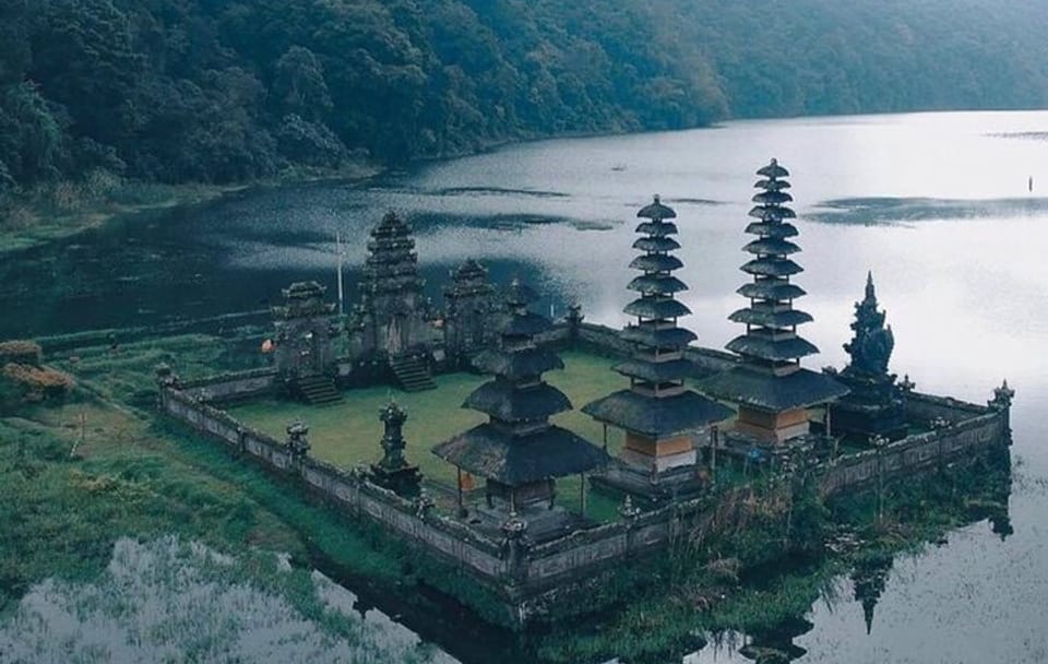Munduk Trekking and Canoeing Tour in Bali, Indonesia