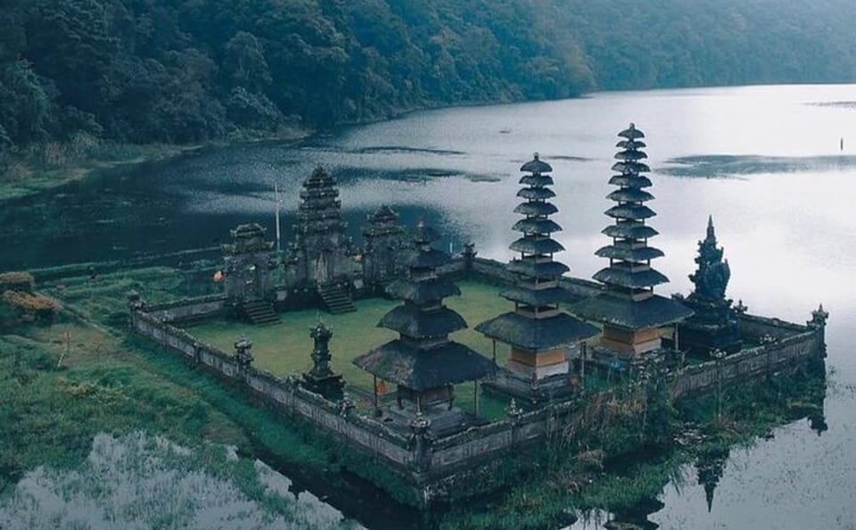 Munduk Trekking and Canoeing Tour in Bali, Indonesia