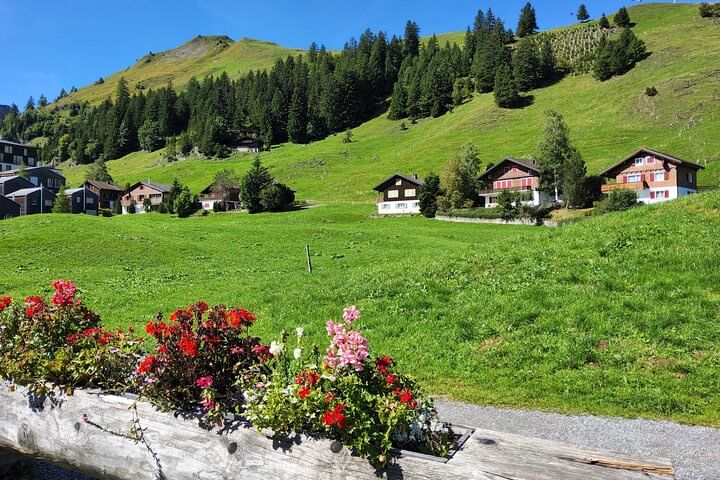 4 Days Swiss Alps Tour Zermatt, Jungfrau Region and Hidden Gems