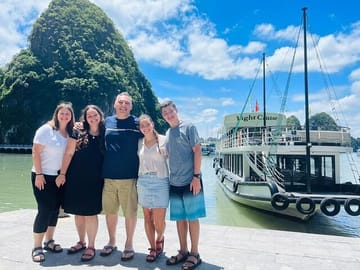 Halong Bay Cruise Day Tour from Hanoi & Small Group on Boat