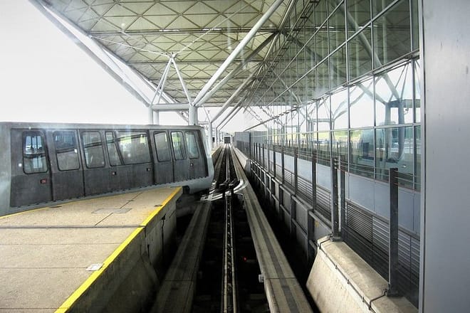 Private transfers between London Stansted - London City Airports photo 6