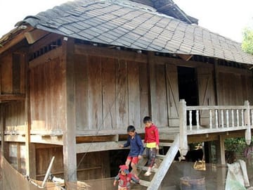 Mai Chau 2 Days 1 Night Classic Tour ( Biking - Thai Traditional Dance )