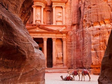 Marvel at Petra's i