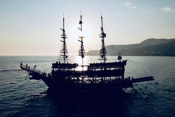 Alanya Sunset Boat Tour with Free Soft Drinks