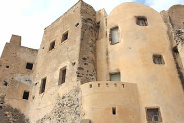 Private 4-Hour Cultural Tour of Emporio and Fira, Santorini