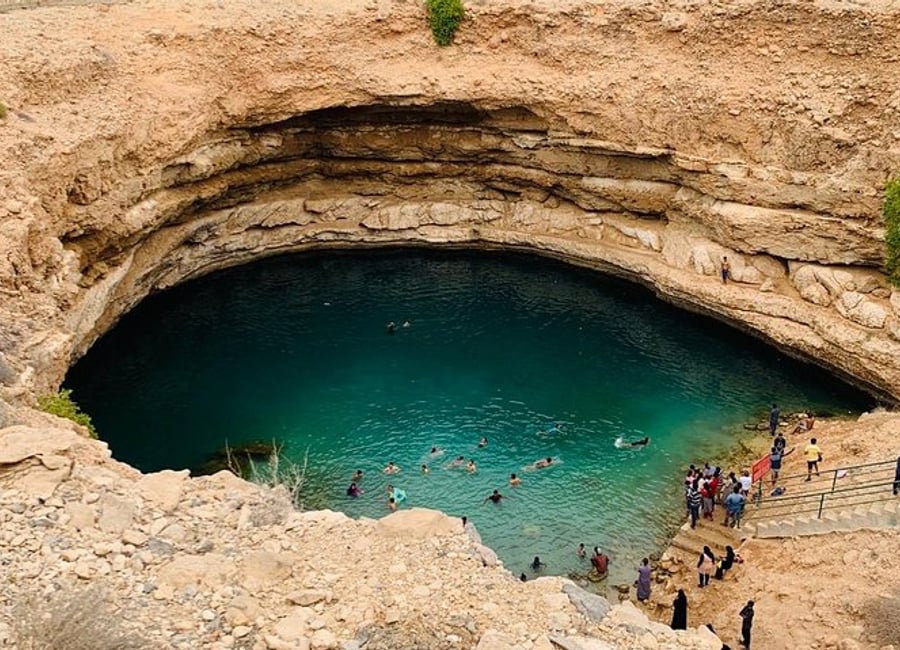 Muscat: 2-Day Private City and Wadi Shab Tour