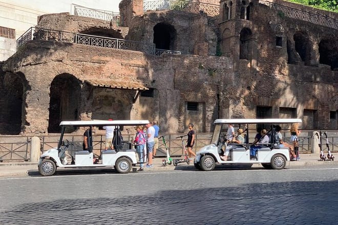 Discover Rome by golf cart