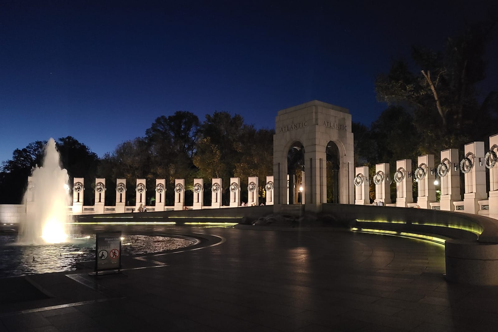 Washington DC Night Memorials Walking Tour with Skyline View photo 4