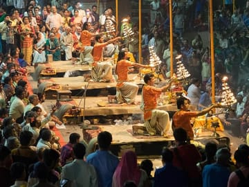Cultural and Spiritual Tour of Varanasi and Agra