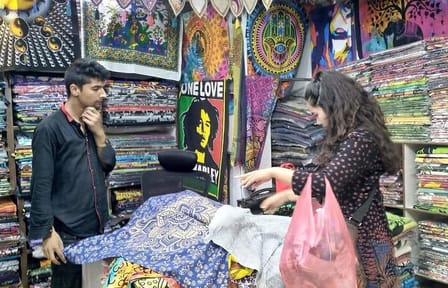 Souvenir Shopping Walking Tour in Kathmandu Bazaars