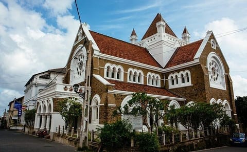 Colombo to Galle Fort Historical Bus Tour