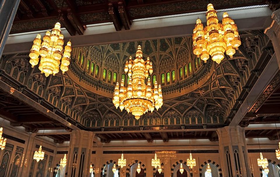 Private Day Trip to Grand Mosque and Nizwa Market