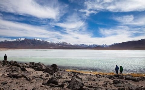 4-Day Uyuni Salt Flats & Desert Adventure from San Pedro de Atacama to La Paz