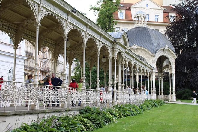 Private Karlovy Vary trip from Prague with glassworks All-Incl.
