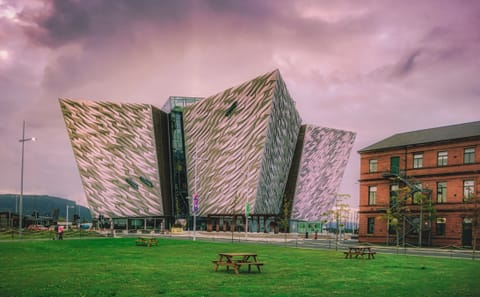 Belfast City Break: 4-Day Tour with Accommodation and Transfers