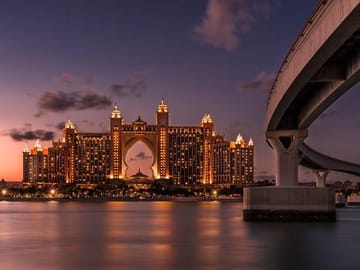 Private Full Day Tour of Dubai's Modern and Traditional Sights