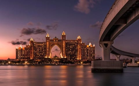 Private Full Day Tour of Dubai's Modern and Traditional Sights