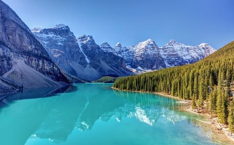 Moraine Lake and Johnston Canyon Tour from Canmore to Banff