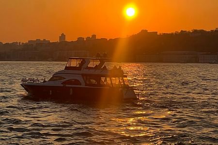 Luxury Bosphorus Sunset Cruise: Explore Istanbul's Iconic Landmarks