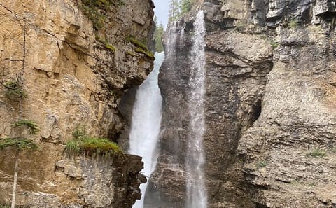 Lake Louise and Moraine Lake Tour from Canmore