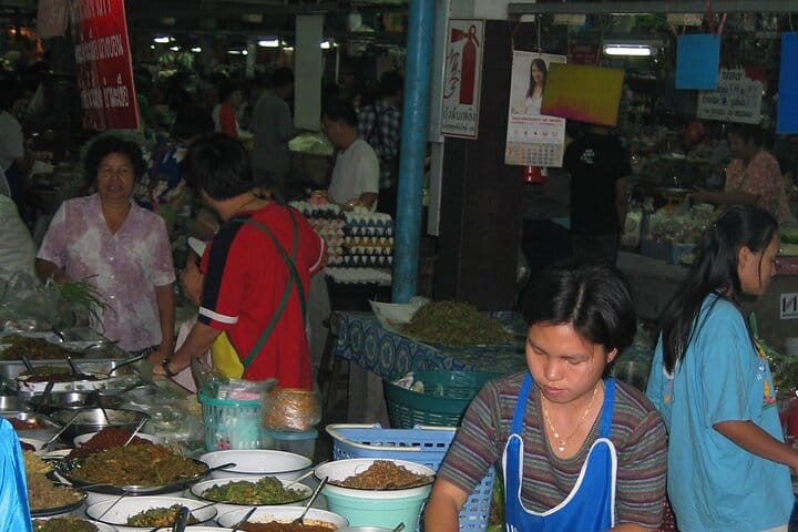 "Chiang Mai by Bike: Temples, Food & Hidden Streets!" 7