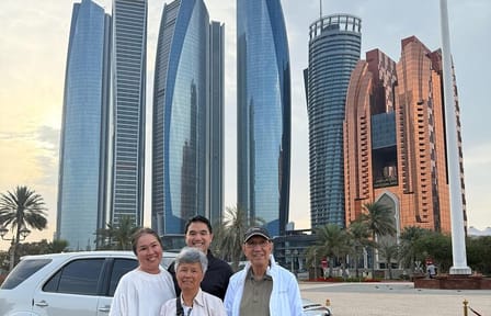 Sheikh Zayed Grand Mosque Tour with Buffet Lunch From Dubai