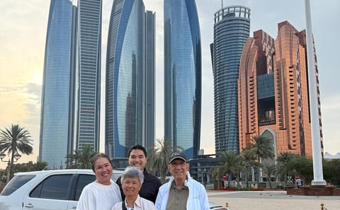 Sheikh Zayed Grand Mosque Tour with Lunch from Dubai