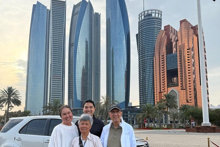 Sheikh Zayed Grand Mosque Tour with Buffet Lunch From Dubai 2