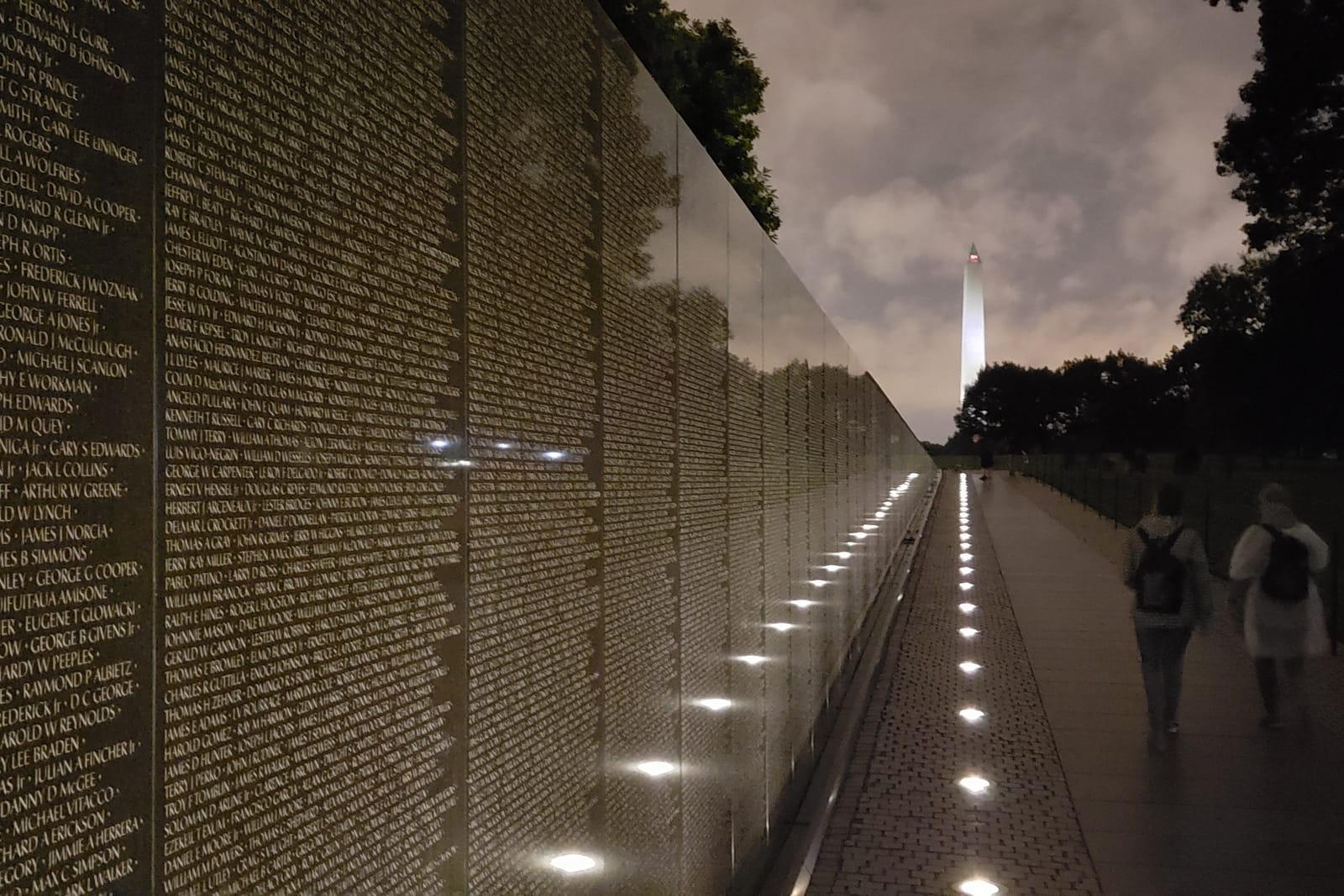 Washington DC Night Memorials Walking Tour with Skyline View photo 7