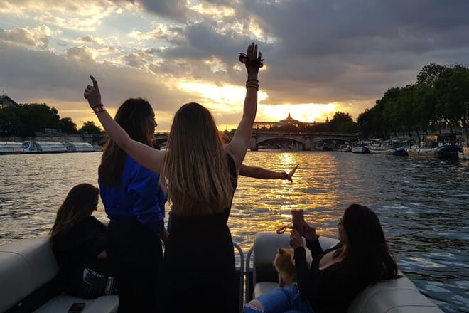First-Day in Paris --Private Day Tour of Iconic Sights + Flavors