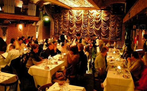 Tango Show and Dinner Experience in Buenos Aires