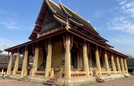 Vientiane City Tour: Buddha Park and Patuxay Monument