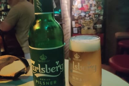 Bar Tour & Pub Crawl -Sip, Stroll, Repeat Thamel’s Night