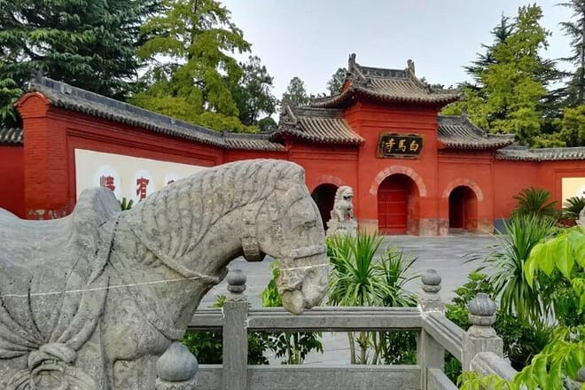 Private Day Tour in Luoyang: Longmen Caves, Baima Temple, Ancient Art Museum photo 3