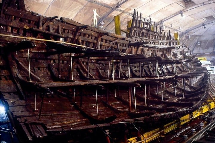 Full-Day Private Tour to the Historic Naval City Portsmouth 4