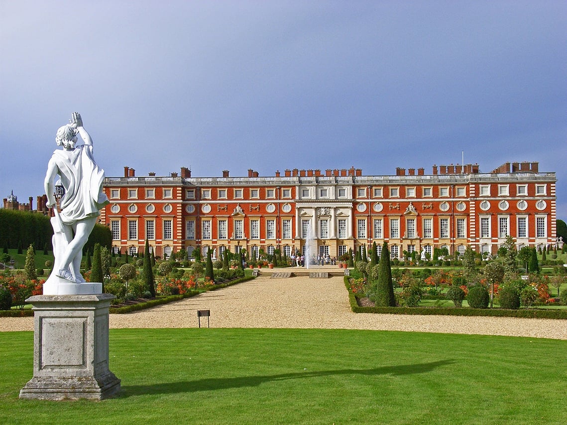 Windsor Castle Hampton Court palace Private Tour with Ticket 9