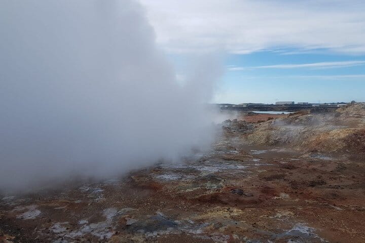 Arrival day tour: Private airport pickup, Blue Lagoon and Reykjanes Peninsula