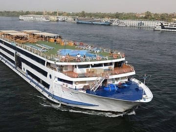 Nile Cruise Tour: 3 Days from Aswan to Luxor with Abu Simbel