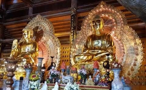 Ninh Binh Day Trip with Trang An and Dinh Pagoda Visit