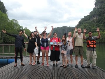 Glow-in-the-Dark Mangrove Adventure – Night Safari Plus Dinner