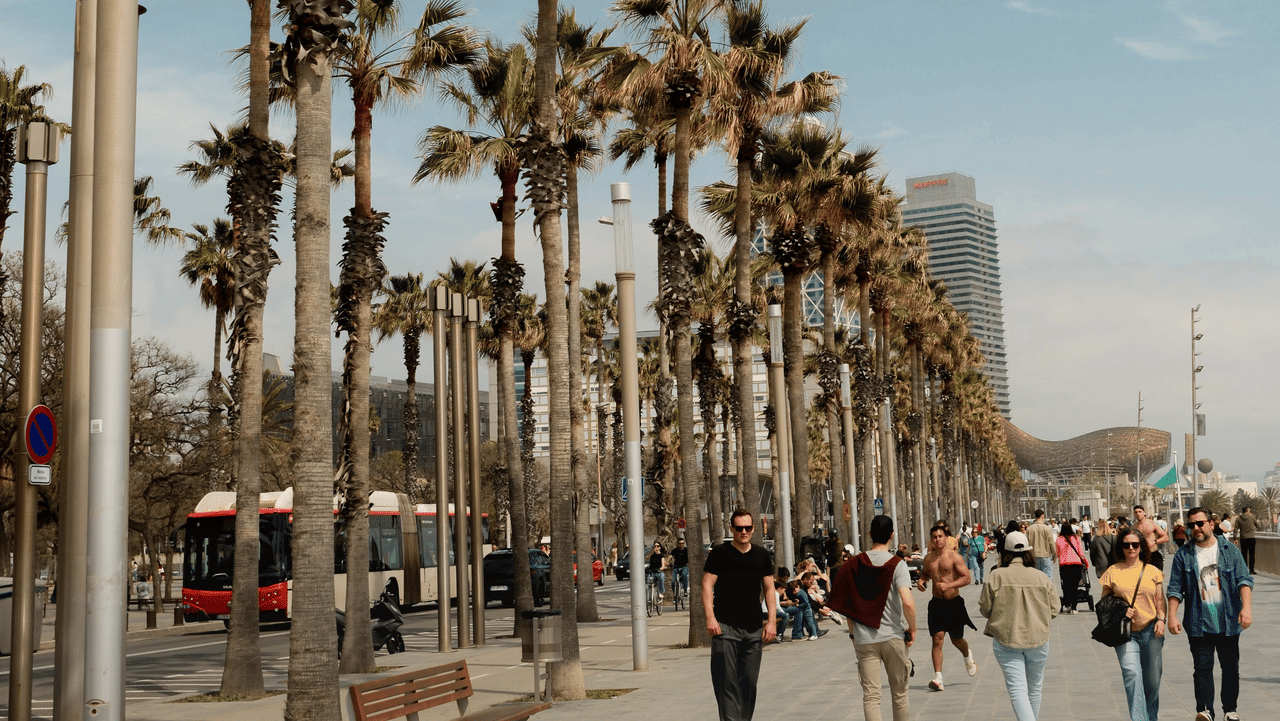 Barcelona Old City Walking Tour + 1H Boat Cruise 10
