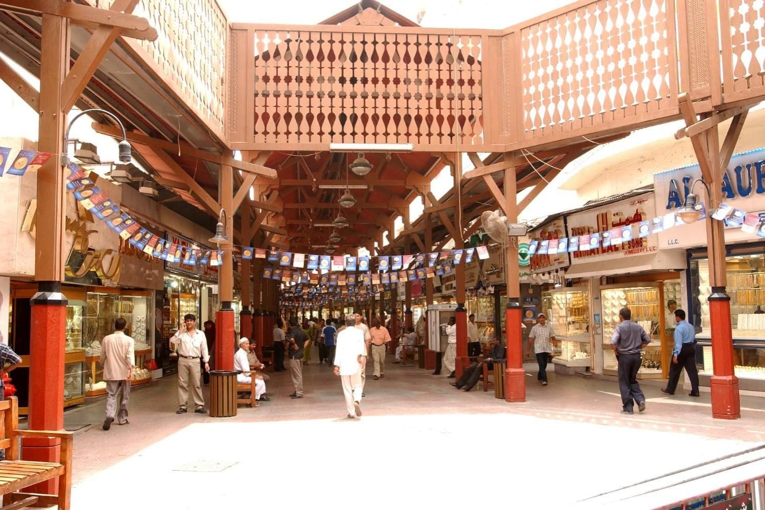 Full Day Dubai Tour with Burj Khalifa with Daytur