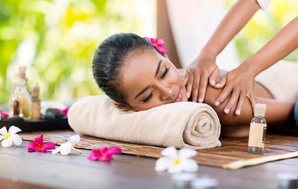 Ayurvedic Spa Massage and Herbal Garden Tour in Ahungalla