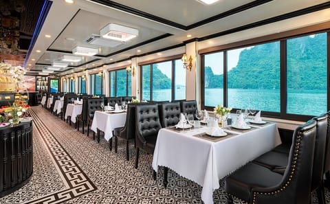 Luxury Day Trip Cruise in Halong Bay from Hanoi
