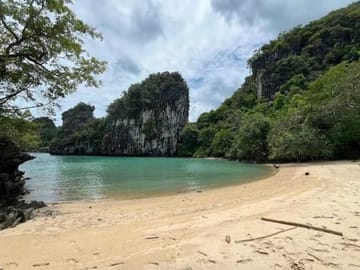 Private Langkawi Kilim Mangrove Geopark Tour with Two Face Beach