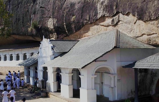 Sigiriya Rock Fortress and Dambulla Cave Day Tour From Negombo