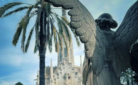 Montjuïc Cemetery Walking Tour in Barcelona: Art and History